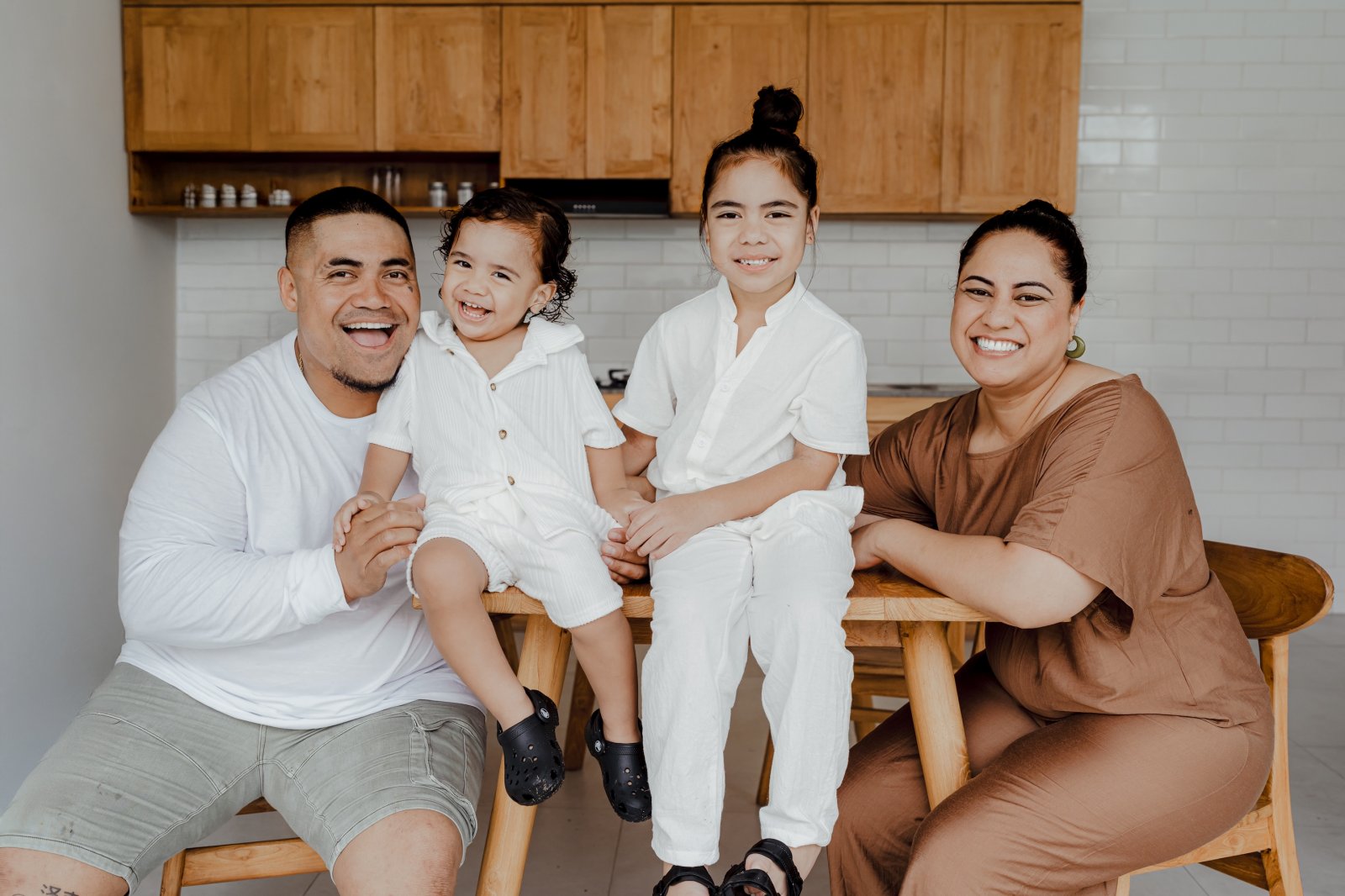 HEADER DONNA FAMILY 906 - AI MOTION BALI