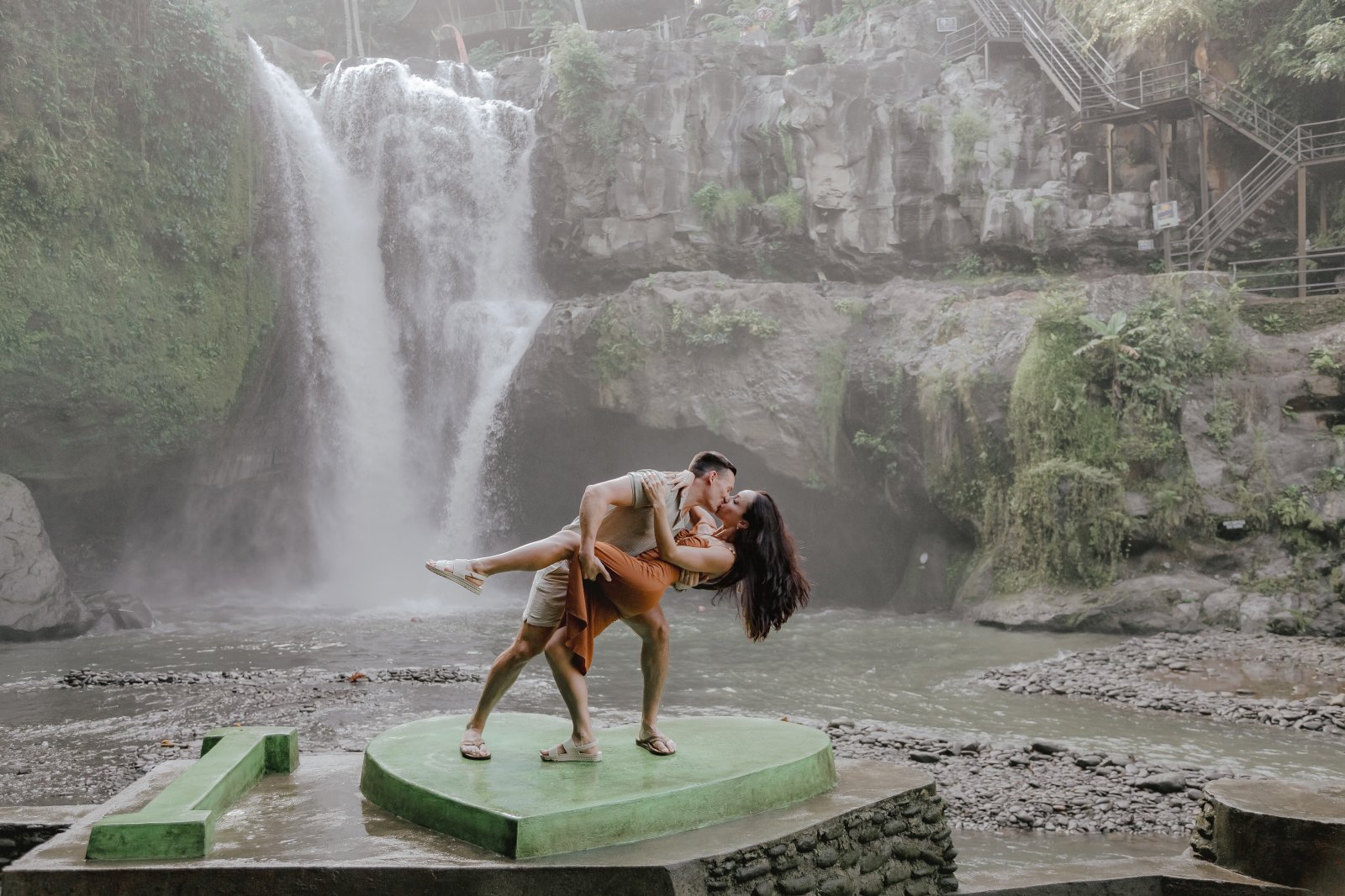 HEADER E S 95 198 - AI MOTION BALI