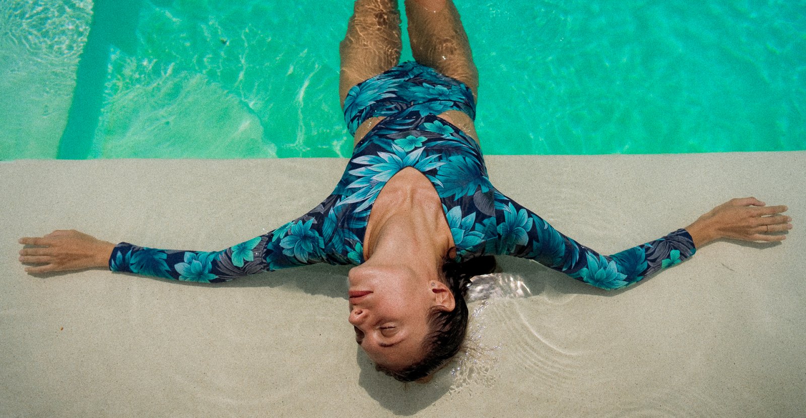 HEADER S M 22 449 - AI MOTION BALI